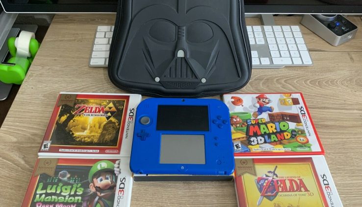 Nintendo 2DS Blue with 5 games and Celebrity Wars Darth Vader Case