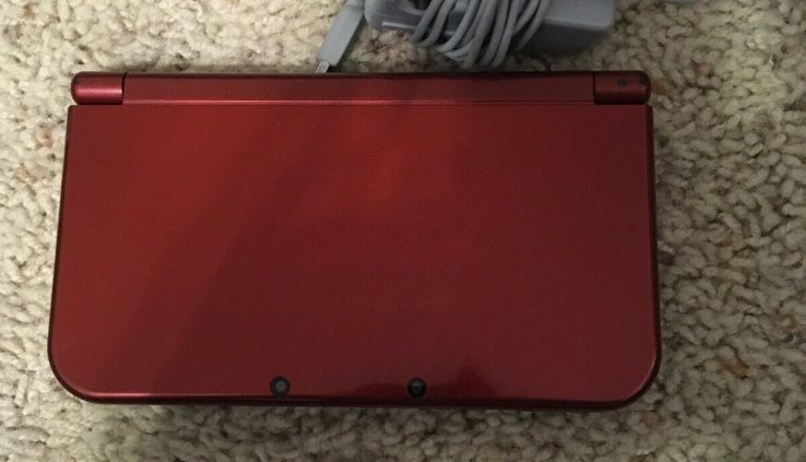 Nintendo 3DS XL Handheld Gaming Machine – Purple, With Charger