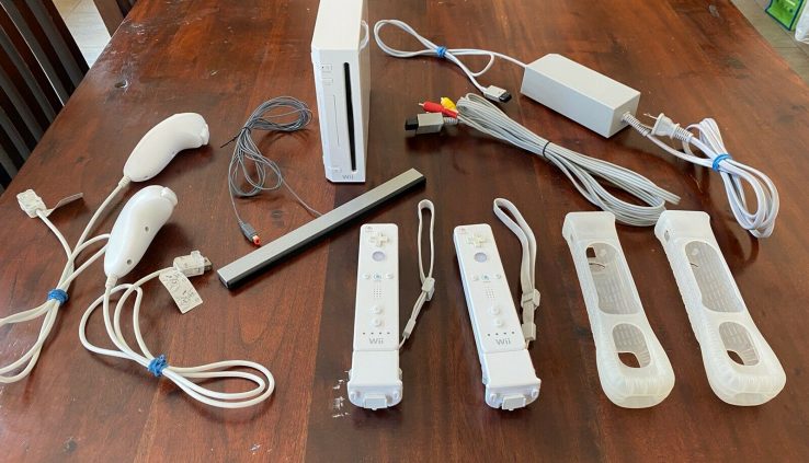 Nintendo Wii White Console Bundle ORIGINAL AUTHENTIC Controllers