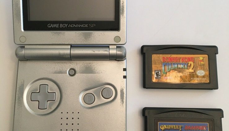 Gameboy Come SP AGS-001 Silver W/ 2 Games TESTED WORKING NO CHARGER *FAIR