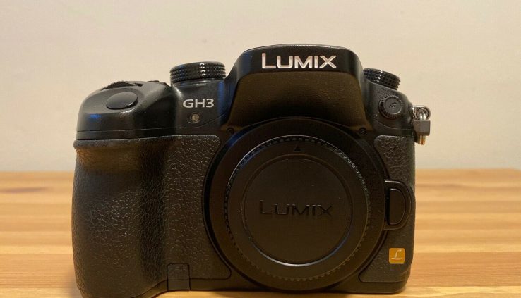 Panasonic LUMIX DMC-GH3 16.0MP – Gloomy (Physique Very top) 3 Batteries And Extra!