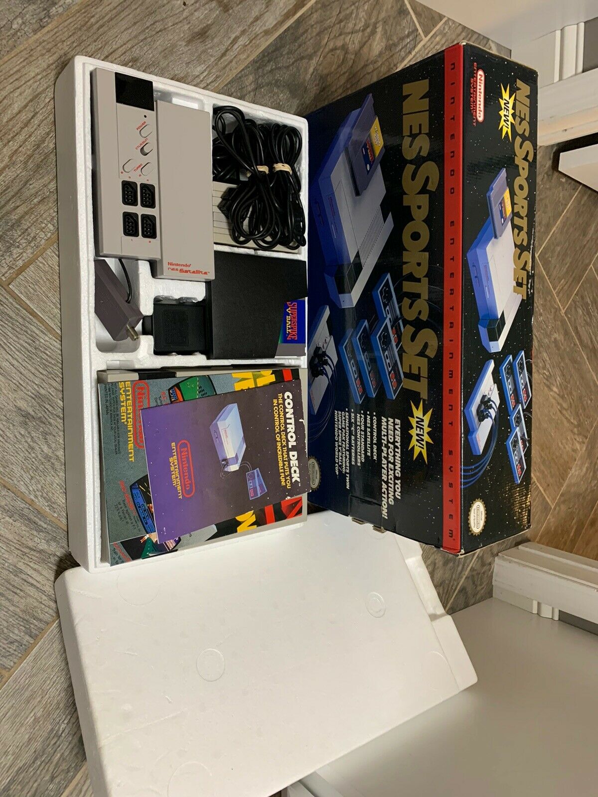 Nintendo NES Sports Feature Bundle Console Video Game Machine Total in