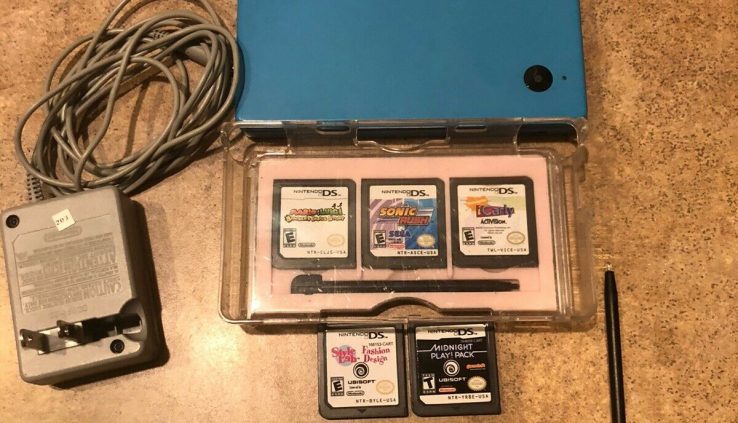 Nintendo DSi System – Gleaming Blue – Preowned Colossal Shape W/ 5 Video games And Charger