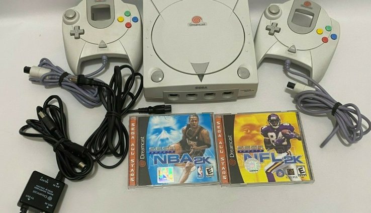 Popular Sega Dreamcast Video Game Machine Console 2 Controllers Hookups