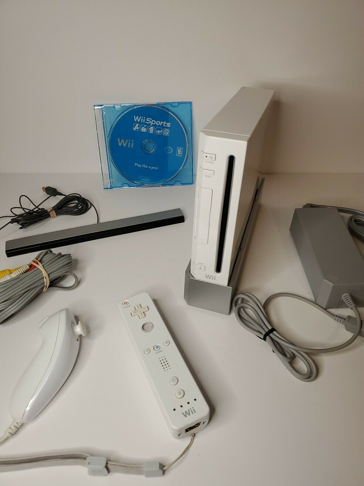 Nintendo Wii White Console Rvl 001 Bundle With Wii Sports Actions Tested Ships Rapidly 7156