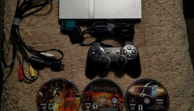 Sony PlayStation 2 Slim SCPH-77001 PS2 Silver Examined Memory Card+Video games Bundle