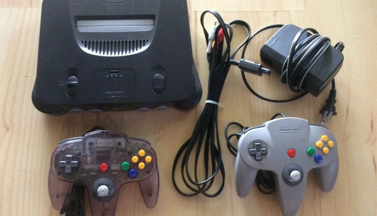 Nintendo 64 Console 2 Controllers