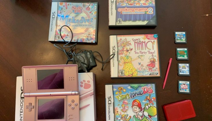 Nintendo DS Lite plus 8 games