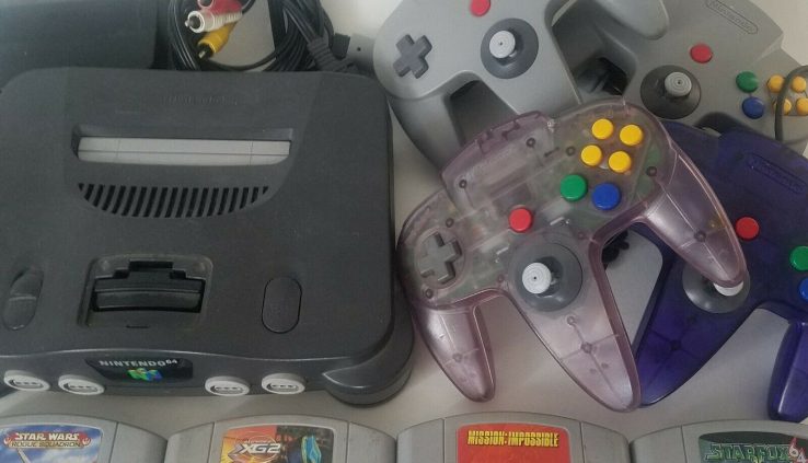Nintendo 64 Bundle N64 Console with Cables 4 Controllers / 4 Video games Tested