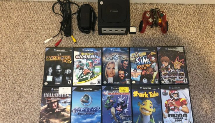 Gamecube Console and 10 sport bundle lot WWE, Sims, Wave Escape, Disney Sports