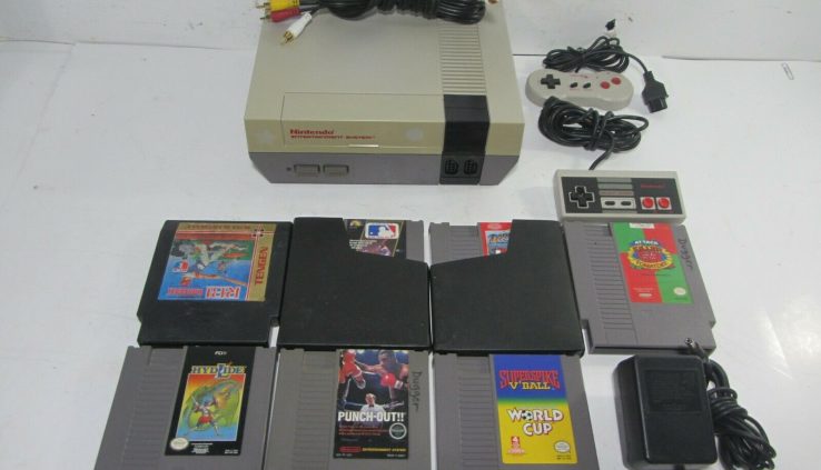 Nintendo Machine NES-001 Console Bundle 2-Controllers & 7-Video games