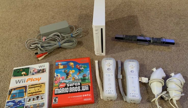 Nintendo Wii White Console RVL-001 Wii Play Mario Zelda 2-Participant Bundle -TESTED!