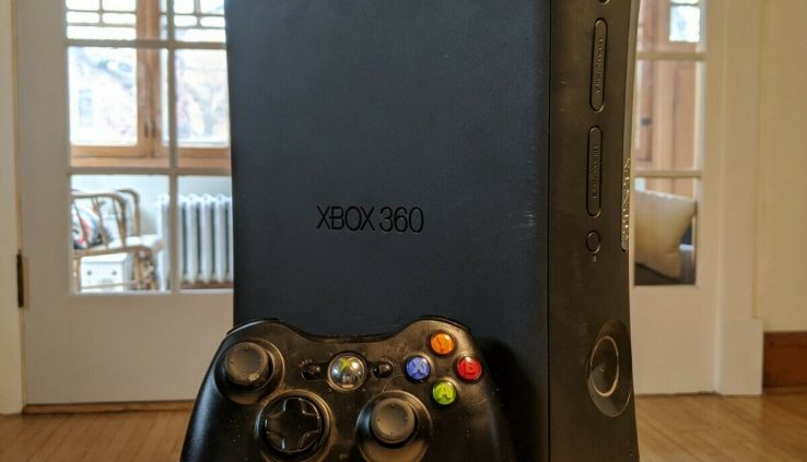 Microsoft Xbox 360 Pro 20GB Console with one controller and halo 3
