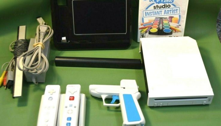 Nintendo Wii White Console & Wii Scheme Tablet, Controllers, Scheme Studio Sport (E2)