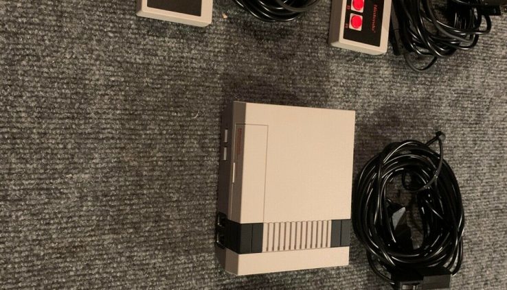 Nintendo NES Classic Version Dwelling Console – Grey (CLVSNESA)