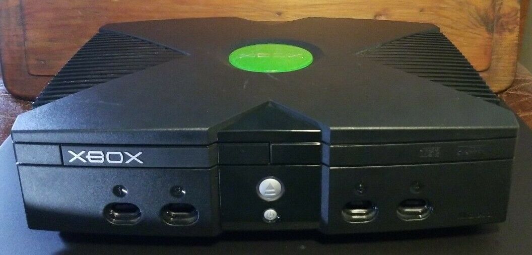 Xbox 1st Generation Console. Lightly extinct w/ Manual on 