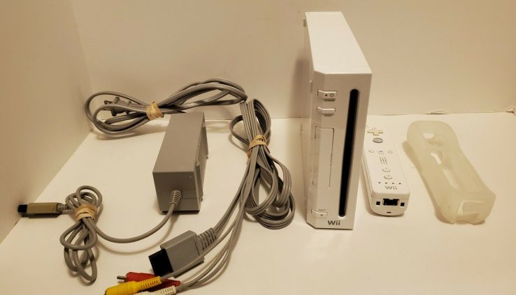 Nintendo Wii White Console Bundle + Controller, Energy AV Cords, Duvet, Extender!