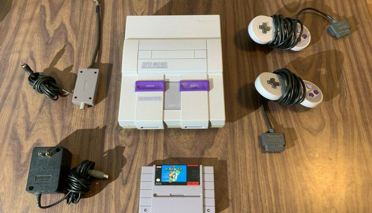 Mammoth Nintendo, SNES Machine Bundle / Lot  + Mammoth Mario World + 2 Controllers