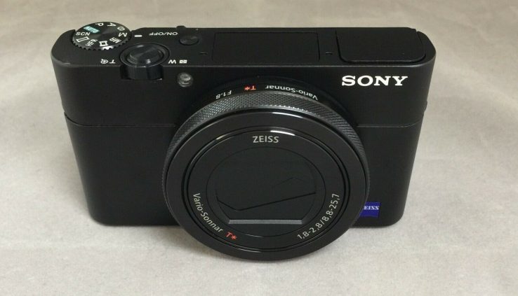 Sony Cyber-shot DSC-RX100 VA CMOS Digital Camera – Sad (Incl. LCJ-RXF Jacket)