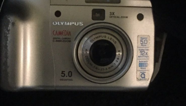 Olympus C-5000 5MP Digital Digicam w/ 3x Optical Zoom