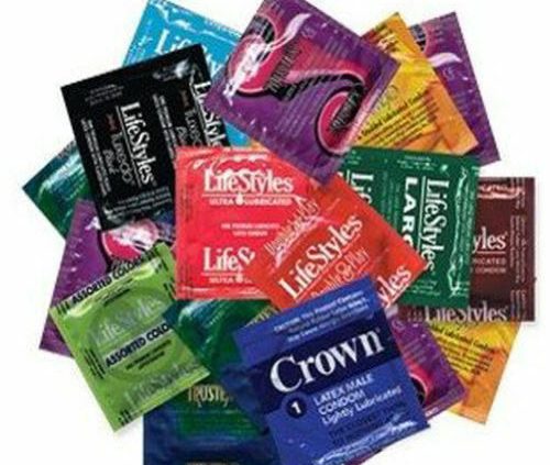 50 CONDOMS lifestyles, One, Durex, etc Mix pack with FREE Bonus gifts !!