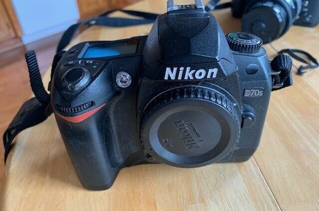 Nikon D D70 6.1MP Digital SLR Digicam – Shadowy (Physique Only)