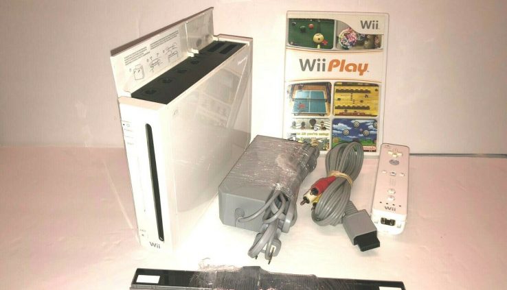 Nintendo Wii RVL-001  W/ hookups 1 controller and Wii play game