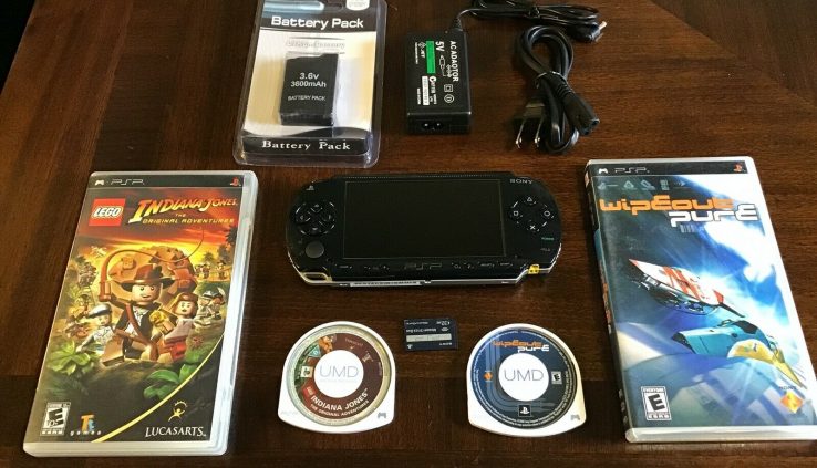 Sony PSP 1001 come with 2 video games,1 new battery,1 new charger, 1 memory card.