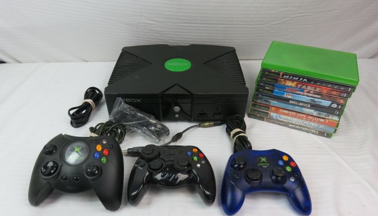 Fashioned Microsoft Xbox Video Sport Console w/ 9 Video games, 3 Controllers (670)