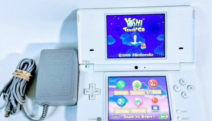 Nintendo DSi DS White Machine Console+ Charger and Yoshi Touch n Poke Game Tested