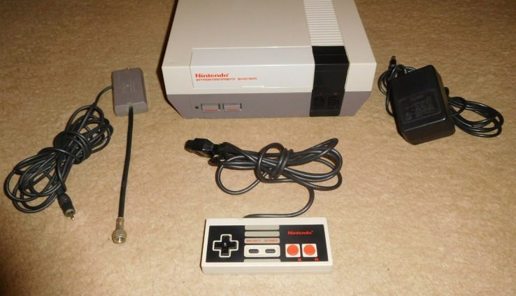 NES Nintendo Machine LOW SERIAL NUMBER #7728 Take a look at Market NON-DELUXE Console WORKS