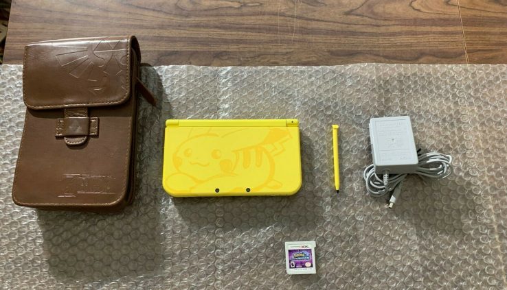 Nintendo Original 3DS XL Yellow Pokemon Pikachu Restricted Model Gadget + Ultra Moon