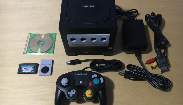 Nintendo Gamecube (DOL-10) Bundle With Zelda Windwaker & Sport Boy Participant Examined