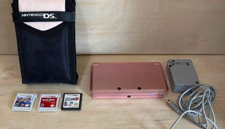 Nintendo 3DS Purple Handheld Machine Bundle With Case Games And Charger