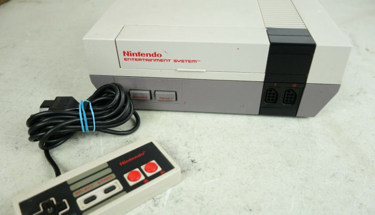 OEM Nintendo NES Normal Grey Gaming Console, NES001
