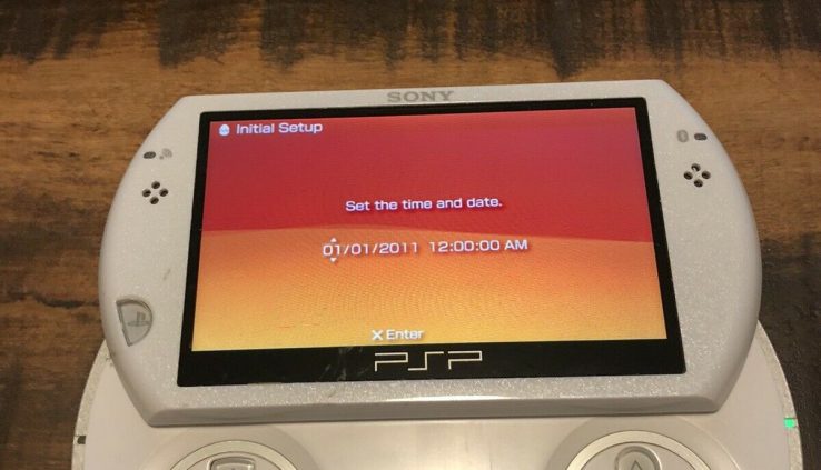 Sony PSP Trudge 16GB Pearl White Console