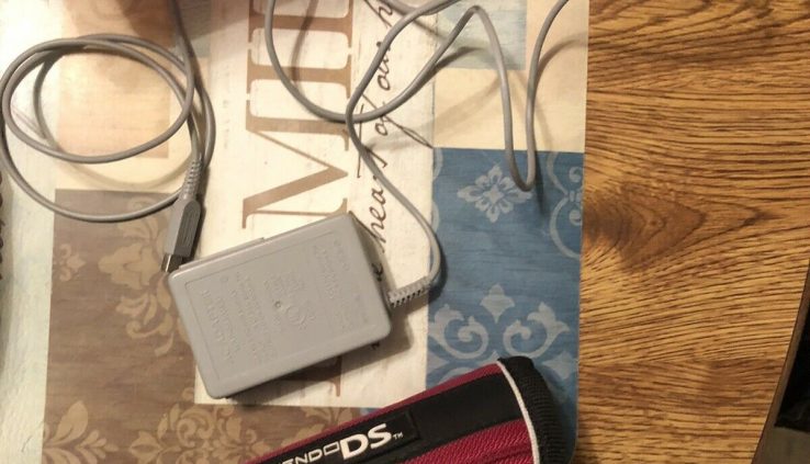 Nintendo 3DSi W/case & Charger