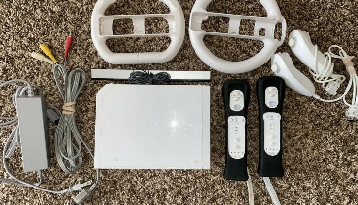 Nintendo Wii Console White System Bundle 2 Controllers/ 2 Steering Wheel #28