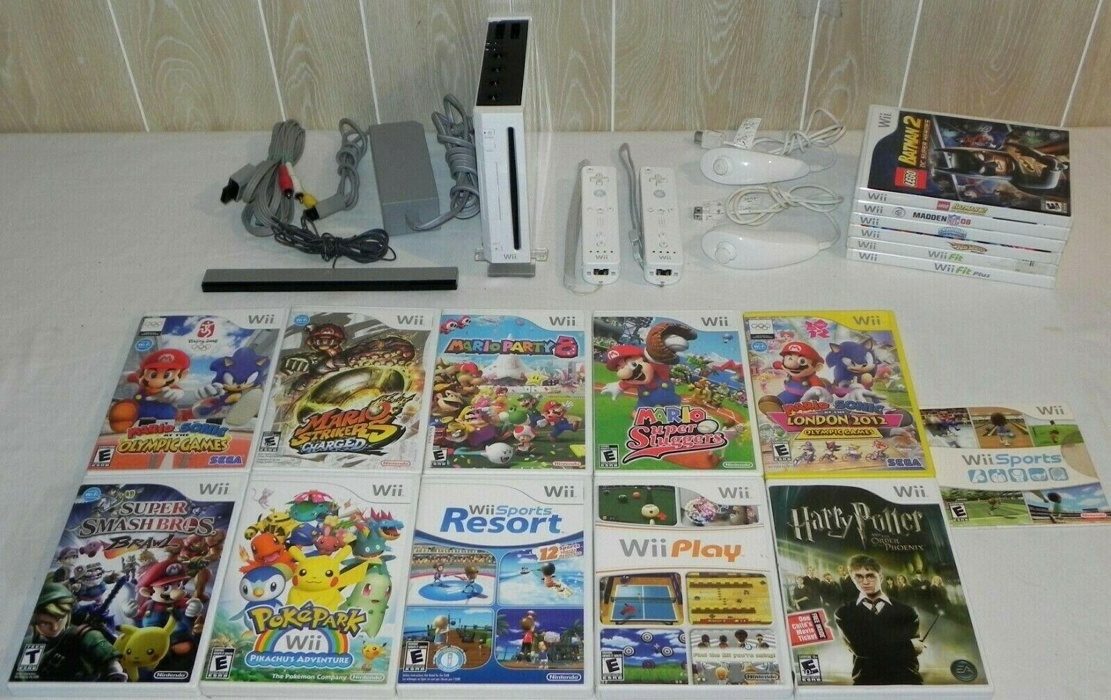 HUGE Nintendo Wii Console Bundle LOT, 17 Games SMASH BROS., GALAXY