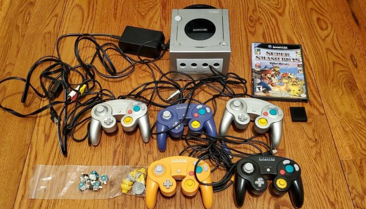 Nintendo Gamecube w/5 controllers, Substantial Shatter Bros, reminiscence card, parts – Tested