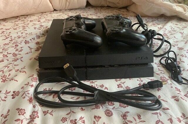 Sony PlayStation 4 500GB Console – Jet Unlit+2 Controllers