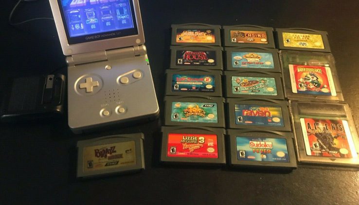Gameboy come sp Lot video games and charger