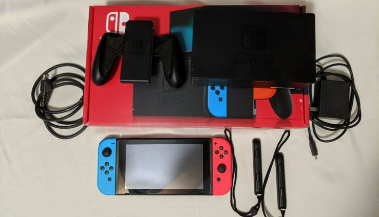 Nintendo Swap 32 GB Console V2 – Neon Blue/Crimson Pleasure-Con READY TO SHIP