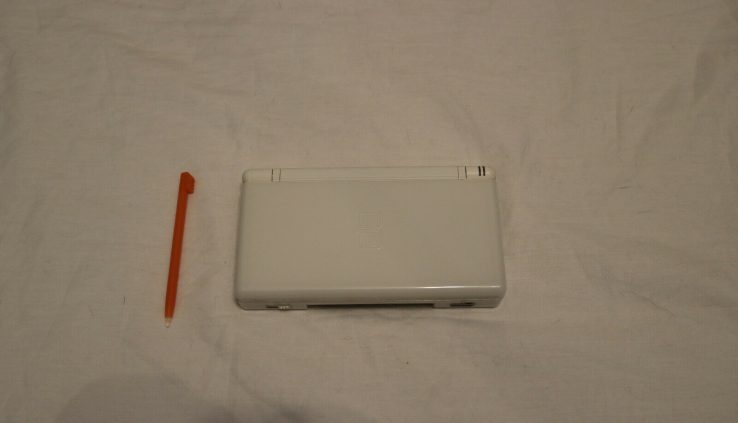 Nintendo DS Lite White Handheld Gadget