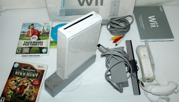 Nintendo Wii (RVL-001) White Console Bundle w/ 3 Video games in Field Examined Works NICE