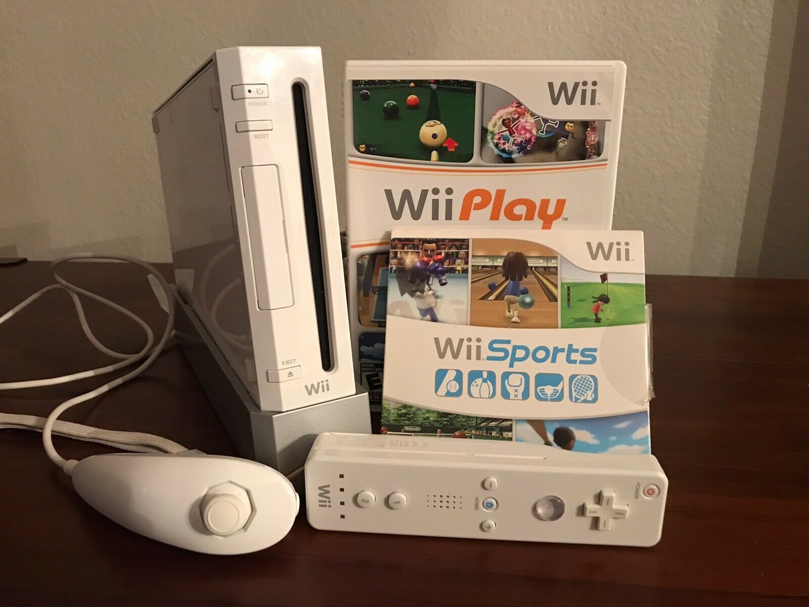 Nintendo Wii Console with Wii Sports activities, Wii Play, Controller on Web Nintendo Wii Console with Wii Sports activities, Wii Play, Controller on Web