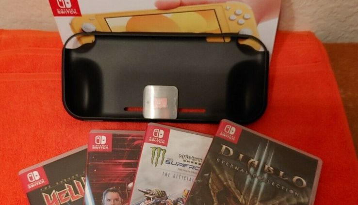Nintendo Switch Lite Bundle 128GB, Quilt, Mask Protector, Thumb grips 4 Video games!