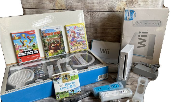Nintendo Wii White Console w/Sports Equipment and 3 extra games