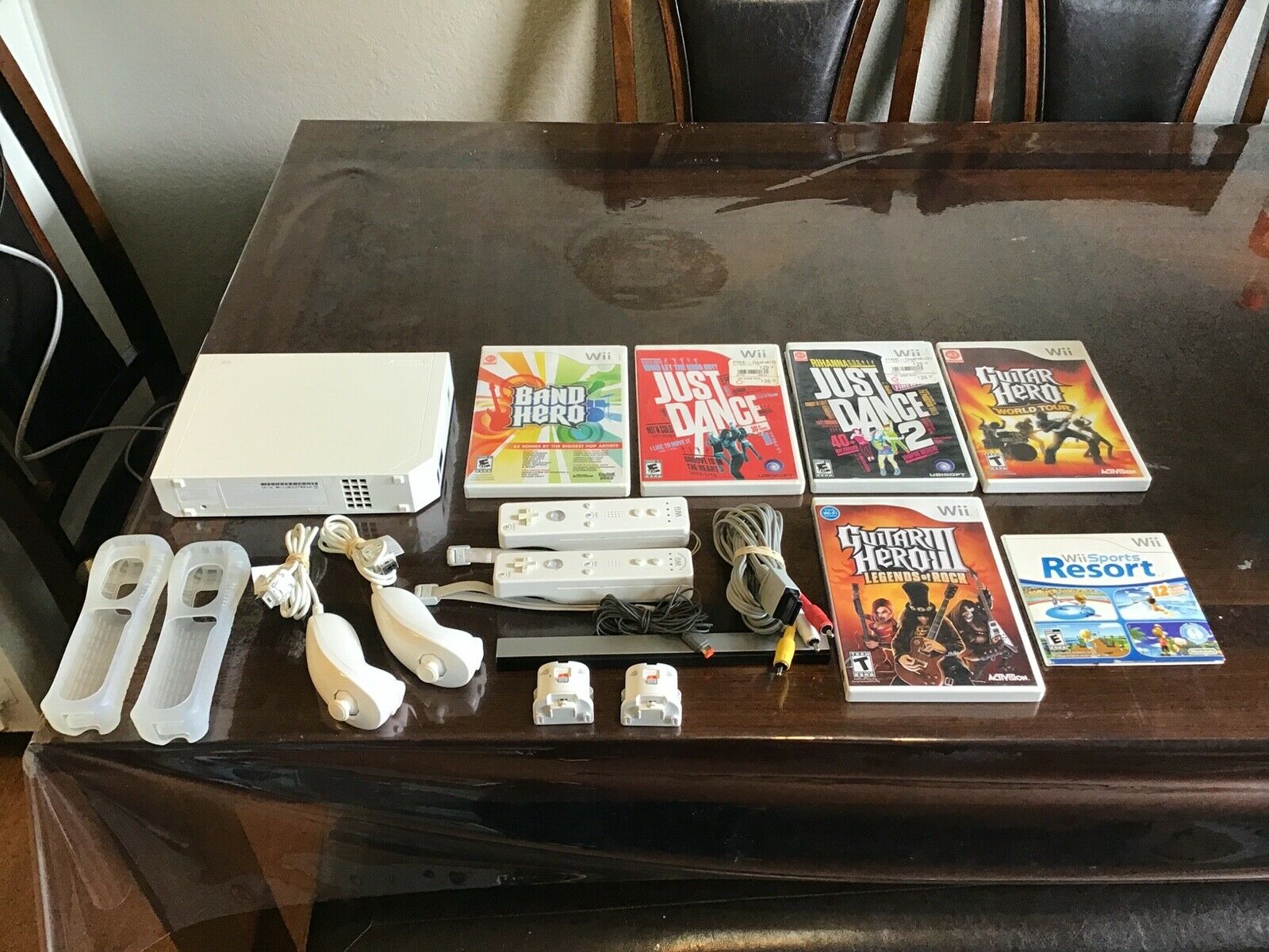 Nintendo Wii System White Console +2 CONTROLLER 6 Video games Bundle