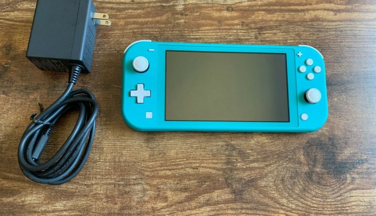 Nintendo Switch HDHSBAZAA Lite – Turquoise- MINT CONDITION